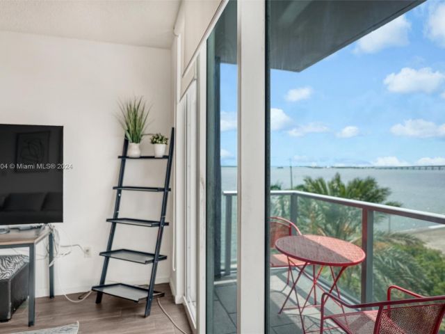 Apartment for sale  Unit #507 - photo 5717384