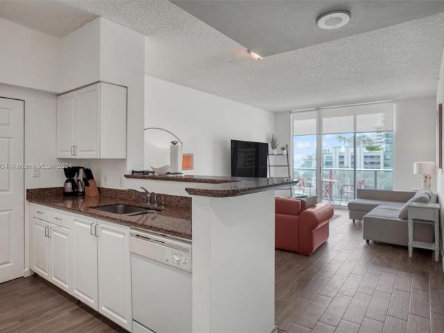 Apartment for sale  Unit #507 - photo 5717390