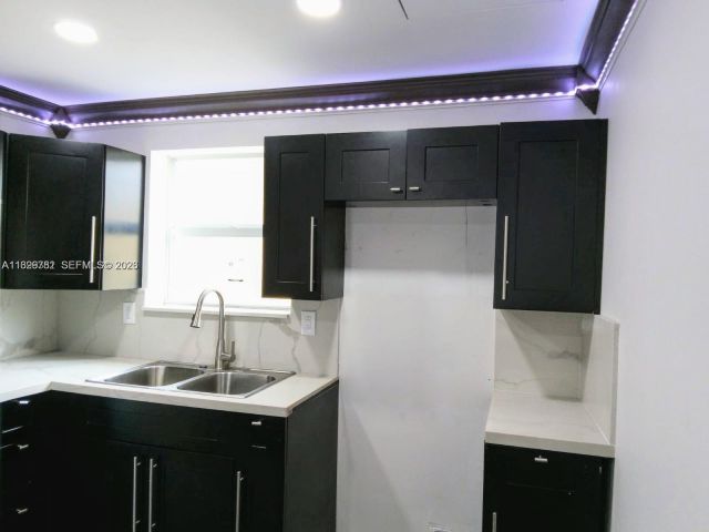 2-bedroom home for rent in Miami - 2720 NW 29th St 2720 - MondialRealty