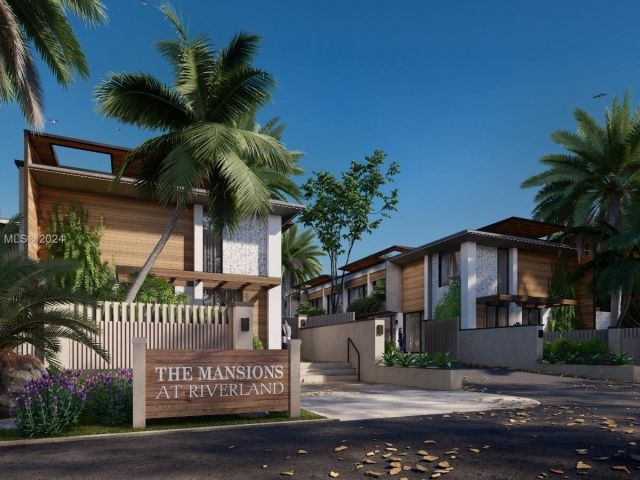 Home for sale at 1955 SW 29th Ave 2C - photo 5838725