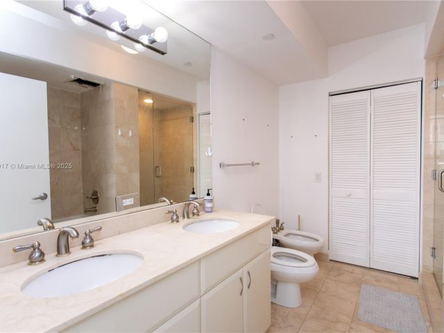 Apartment for sale  Unit #806 - photo 5697910