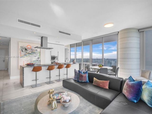 Apartment for rent  Unit #2906 - photo 5666453