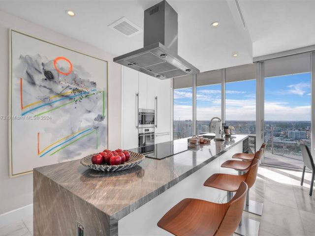 Apartment for rent  Unit #2906 - photo 5666454