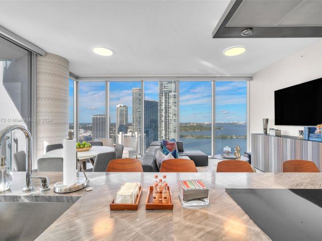 Apartment for rent  Unit #2906 - photo 5666461