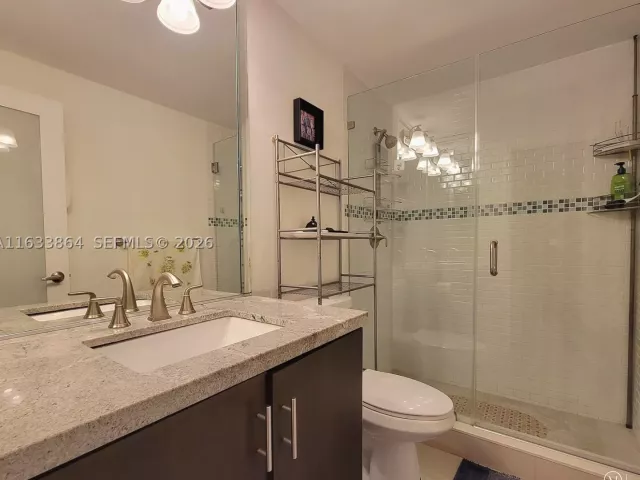 2-bedroom condo for rent in Hollywood - 3505 S Ocean Dr 1105 - MondialRealty