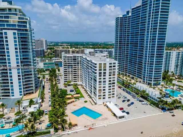 2-bedroom condo for rent in Hollywood - 3505 S Ocean Dr 1105 - MondialRealty