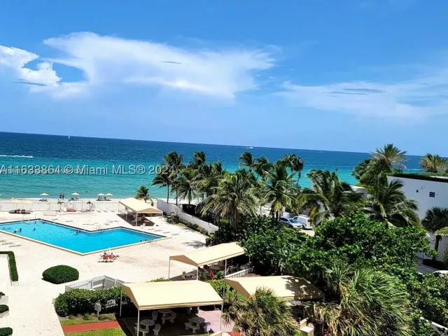 2-bedroom condo for rent in Hollywood - 3505 S Ocean Dr 1105 - MondialRealty