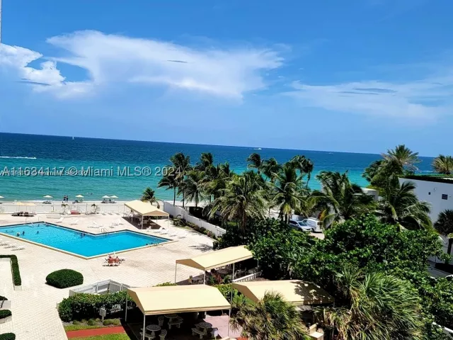 2-bedroom condo for rent in Hollywood - 3505 S Ocean Dr 1406 - MondialRealty