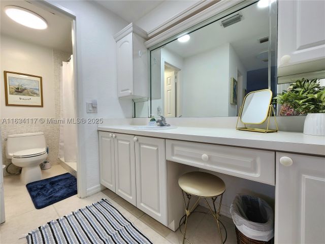 2-bedroom condo for rent in Hollywood - 3505 S Ocean Dr 1406 - MondialRealty