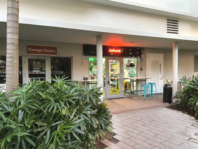2-bedroom condo for rent in Miami Beach - 1500 Bay Rd 522S - MondialRealty