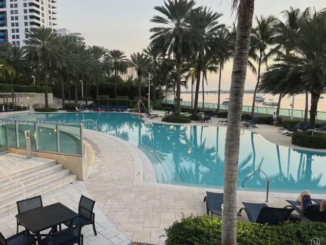 2-bedroom condo for rent in Miami Beach - 1500 Bay Rd 522S - MondialRealty