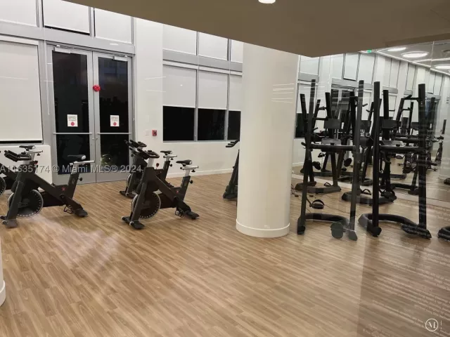 2-bedroom condo for rent in Miami Beach - 1500 Bay Rd 522S - MondialRealty