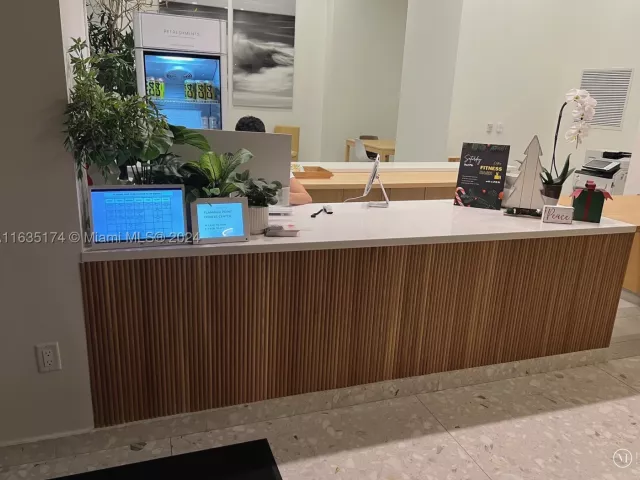 2-bedroom condo for rent in Miami Beach - 1500 Bay Rd 522S - MondialRealty