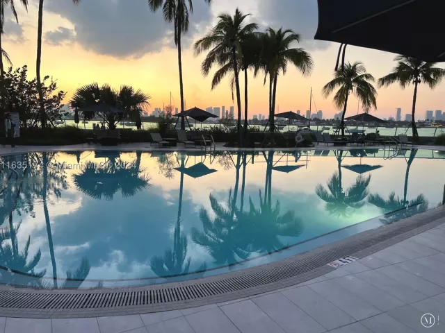 2-bedroom condo for rent in Miami Beach - 1500 Bay Rd 522S - MondialRealty