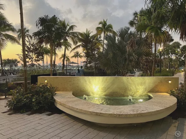 2-bedroom condo for rent in Miami Beach - 1500 Bay Rd 522S - MondialRealty