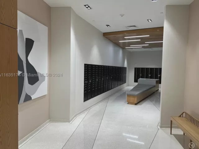 2-bedroom condo for rent in Miami Beach - 1500 Bay Rd 522S - MondialRealty