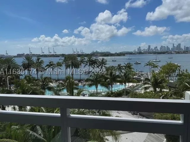 2-bedroom condo for rent in Miami Beach - 1500 Bay Rd 522S - MondialRealty