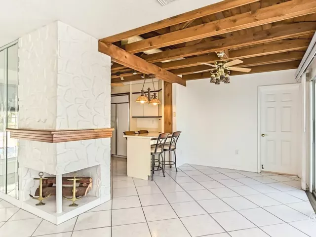 2-bedroom condo for rent in Miami Beach - 1500 Bay Rd 522S - MondialRealty