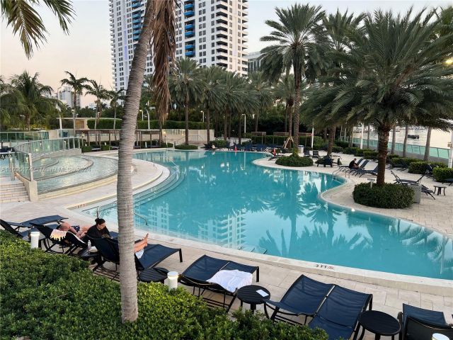 Apartment for rent  Unit #522S - photo 5604863