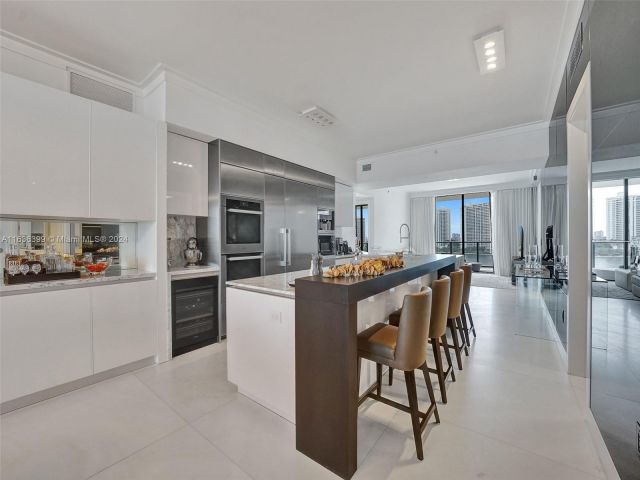 Apartment for sale  Unit #802 - photo 5638970