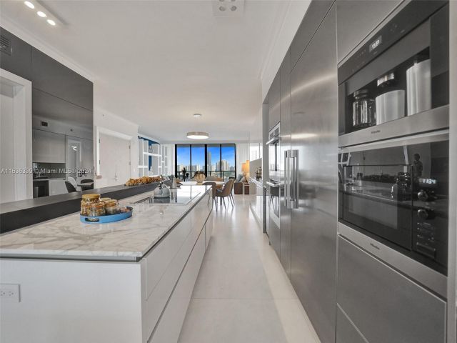 Apartment for sale  Unit #802 - photo 5638972