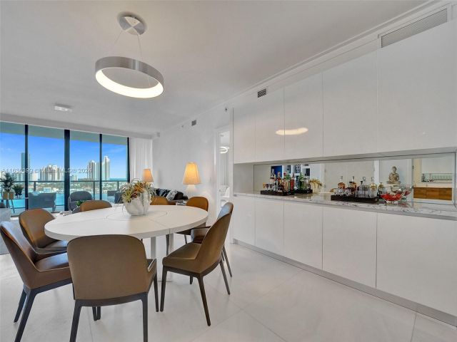 Apartment for sale  Unit #802 - photo 5638976