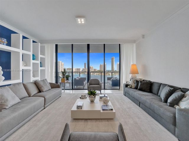 Apartment for sale  Unit #802 - photo 5638981