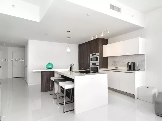 1-bedroom condo for sale in Miami - 851 NE 1st Ave 1710 - MondialRealty