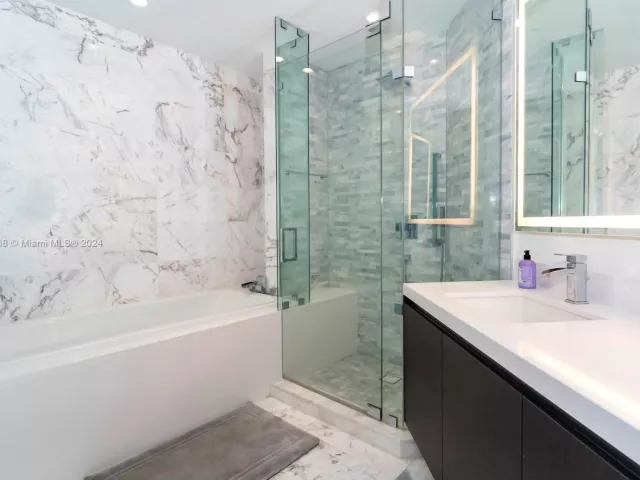 1-bedroom condo for sale in Miami - 851 NE 1st Ave 1710 - MondialRealty