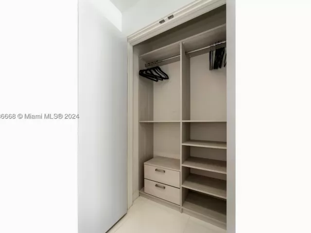 1-bedroom condo for sale in Miami - 851 NE 1st Ave 1710 - MondialRealty