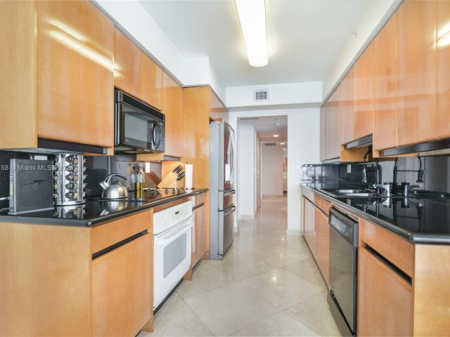 Apartment for rent  Unit #2702 - photo 5664828