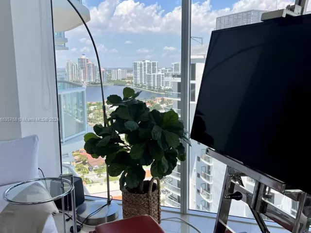 Apartment for rent  Unit #2702 - photo 5664833