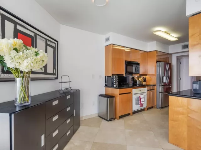 Apartment for rent  Unit #2702 - photo 5664827