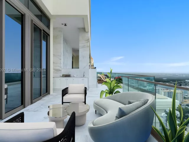 4-bedroom condo for sale in Sunny Isles Beach - 17901 Collins Ph4705 - MondialRealty