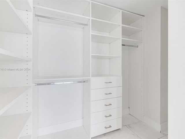 Apartment for sale  Unit #1101 - photo 5653930