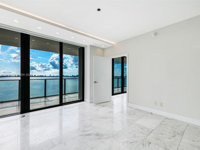 Apartment for sale  Unit #1101 - photo 5653934