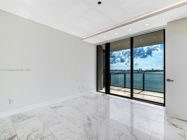 Apartment for sale  Unit #1101 - photo 5653935