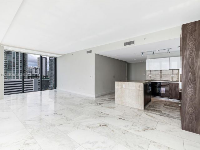 Apartment for sale  Unit #1101 - photo 5653943