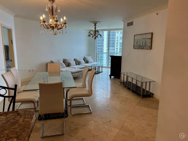 2-bedroom condo for rent in Sunny Isles Beach - 16699 Collins Ave 2006 - MondialRealty