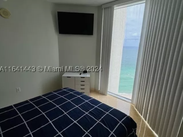 2-bedroom condo for rent in Sunny Isles Beach - 16699 Collins Ave 2409 - MondialRealty