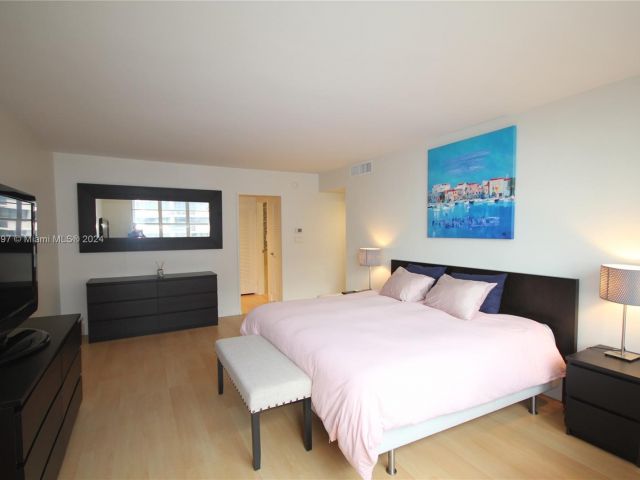 Apartment for rent  Unit #1004 - photo 5692458