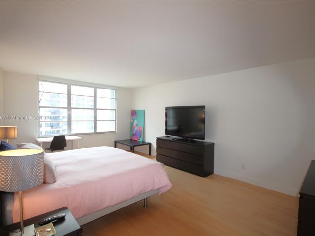 Apartment for rent  Unit #1004 - photo 5692460