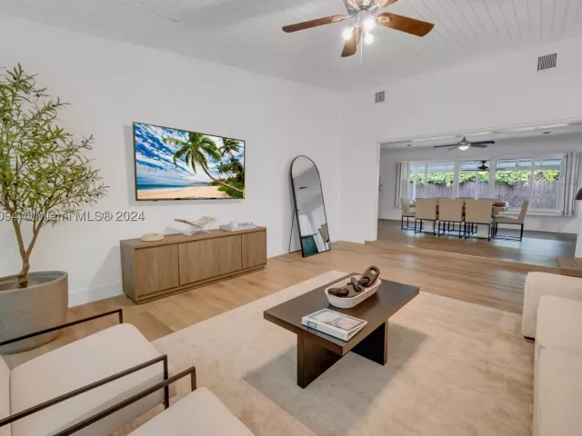 3-bedroom home for rent in Biscayne Park - 630 NE 117th St - MondialRealty