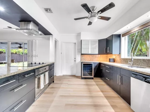 3-bedroom home for rent in Biscayne Park - 630 NE 117th St - MondialRealty