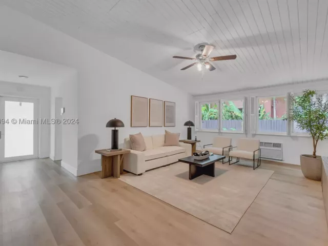 3-bedroom home for rent in Biscayne Park - 630 NE 117th St - MondialRealty