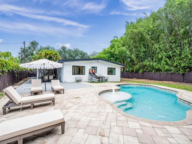 3-bedroom home for rent in Biscayne Park - 630 NE 117th St - MondialRealty