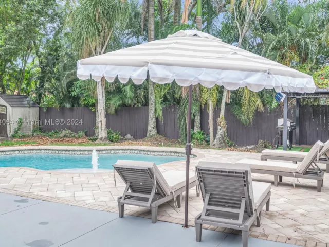 3-bedroom home for rent in Biscayne Park - 630 NE 117th St - MondialRealty