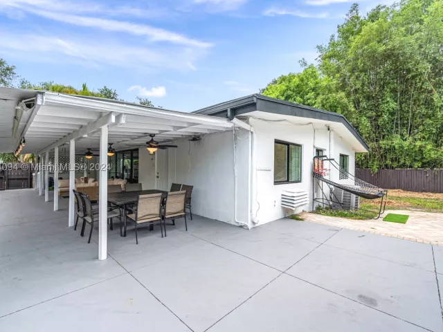 3-bedroom home for rent in Biscayne Park - 630 NE 117th St - MondialRealty