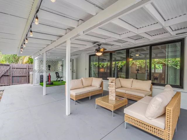 3-bedroom home for rent in Biscayne Park - 630 NE 117th St - MondialRealty