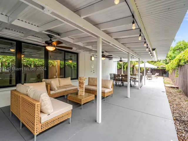 3-bedroom home for rent in Biscayne Park - 630 NE 117th St - MondialRealty